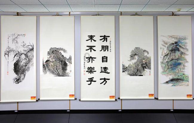 逃离变色龙森林